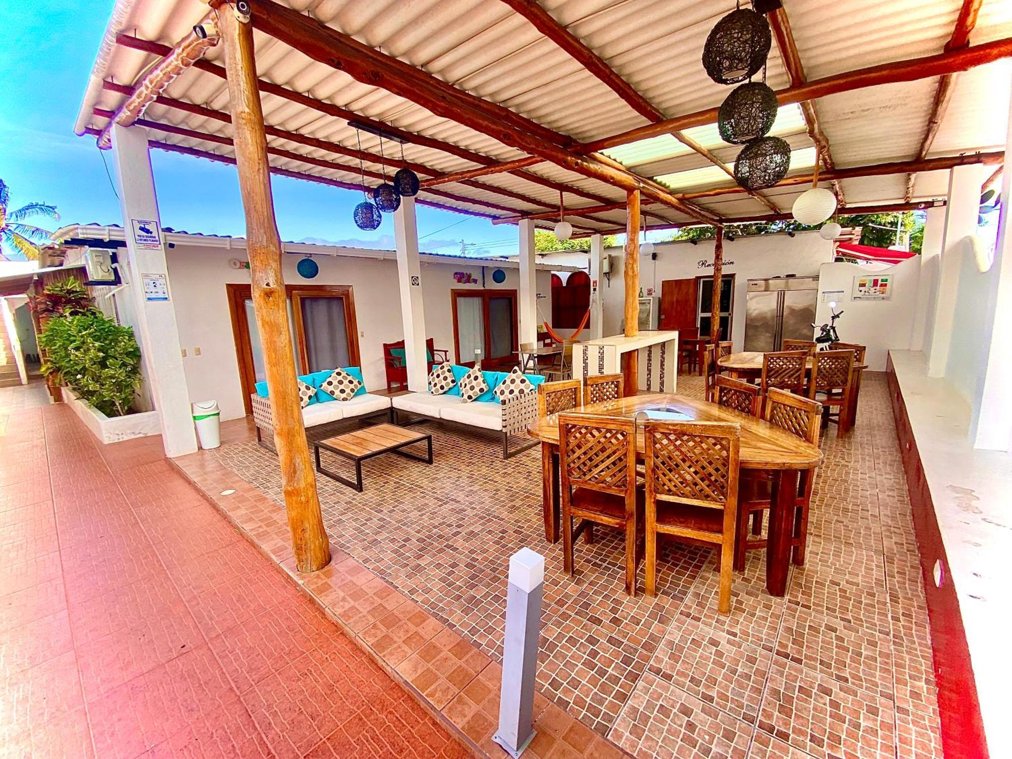 Zurisadai Hotel Puerto Ayora  Exterior photo