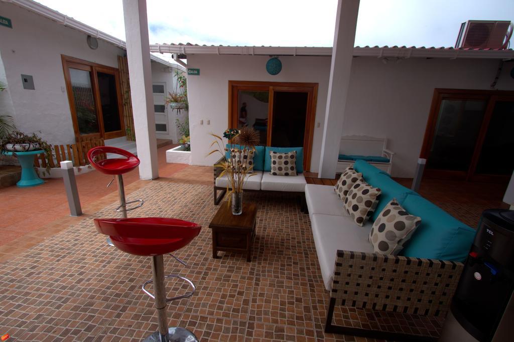 Zurisadai Hotel Puerto Ayora  Exterior photo