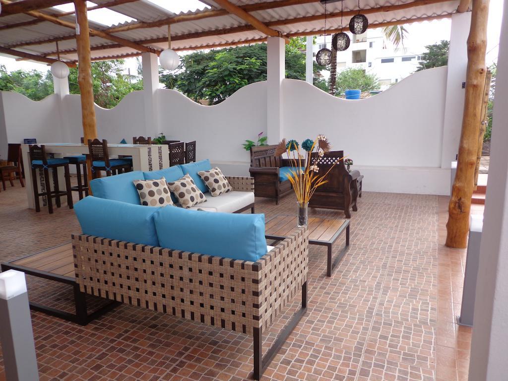 Zurisadai Hotel Puerto Ayora  Exterior photo
